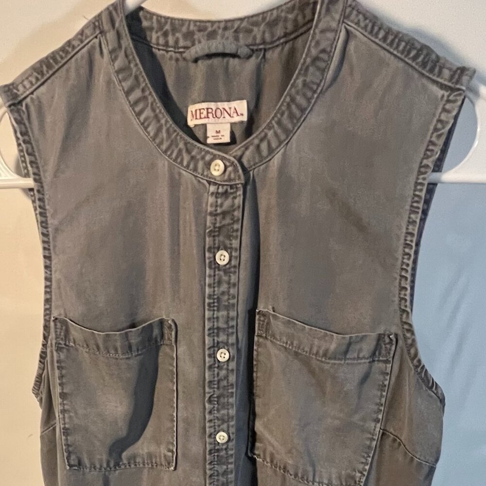 Menora sleeveless button down tunic